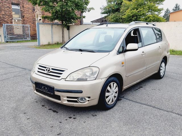 Toyota Avensis Verso 2.0 D-4D /  7-Sitzer / Klima