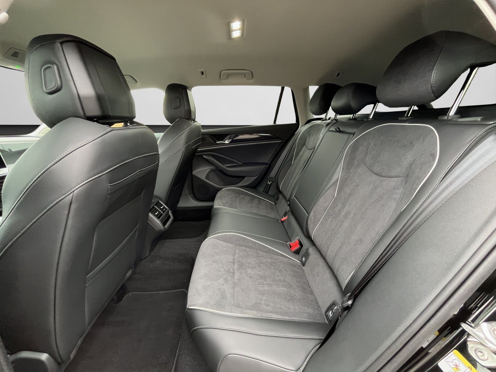 Volkswagen Passat - Bild 17