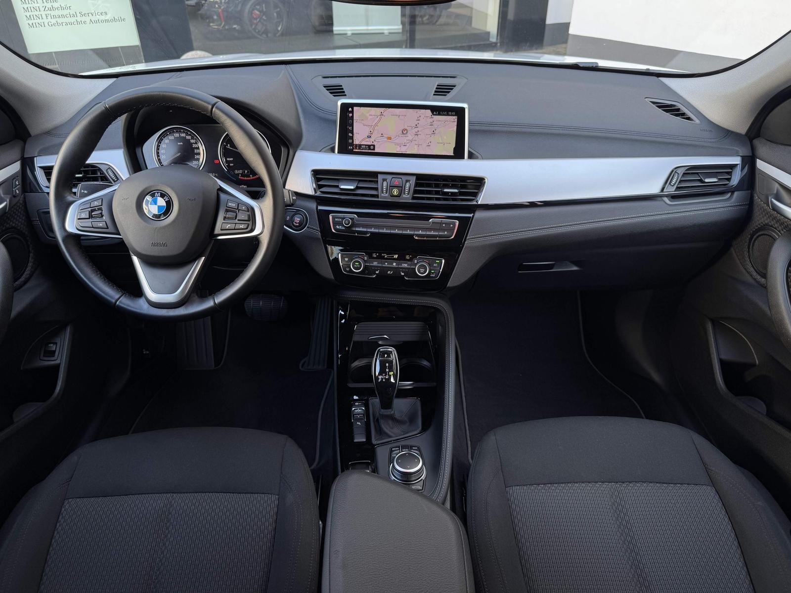 BMW X2 sDrive18d LED Navi Aut. PA PDC Tempomat Shz