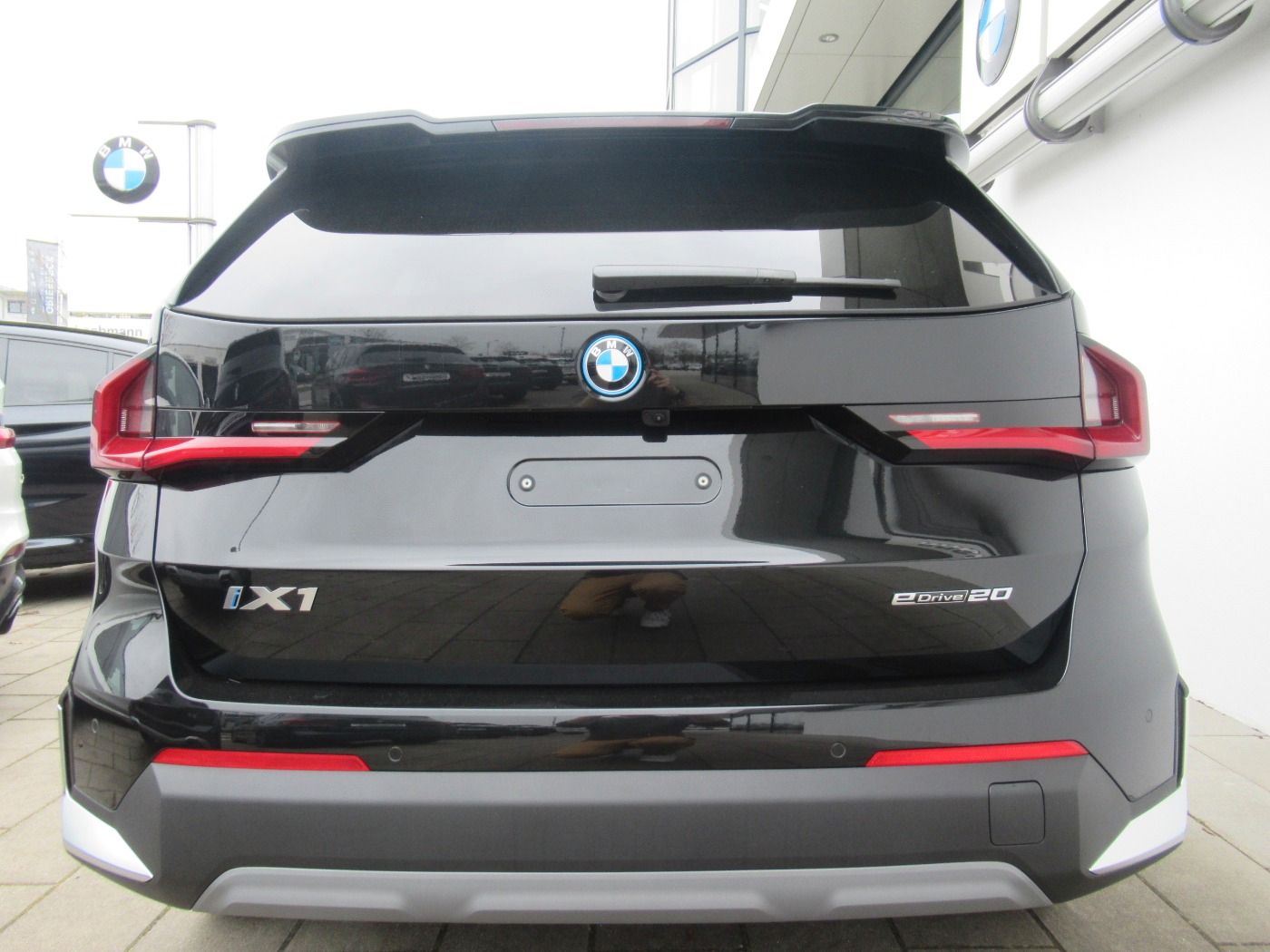 Fahrzeugabbildung BMW iX1 eDrive20 AHK/HUD/SportSitz/ACC/360/AktivSitz