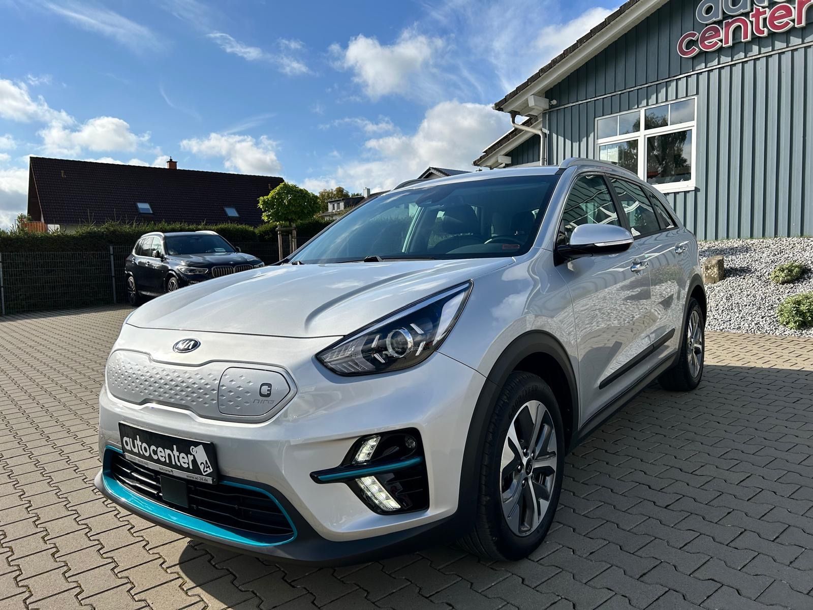 Fahrzeugabbildung Kia e-Niro°64 kWh°Leder°CCS°Kamera°1.Hand