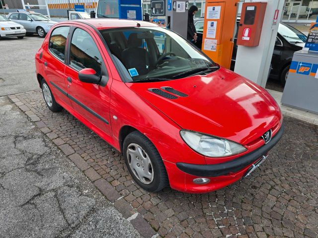 Peugeot 206 1.1 5p. con 210.000km NEOPATENTATI o