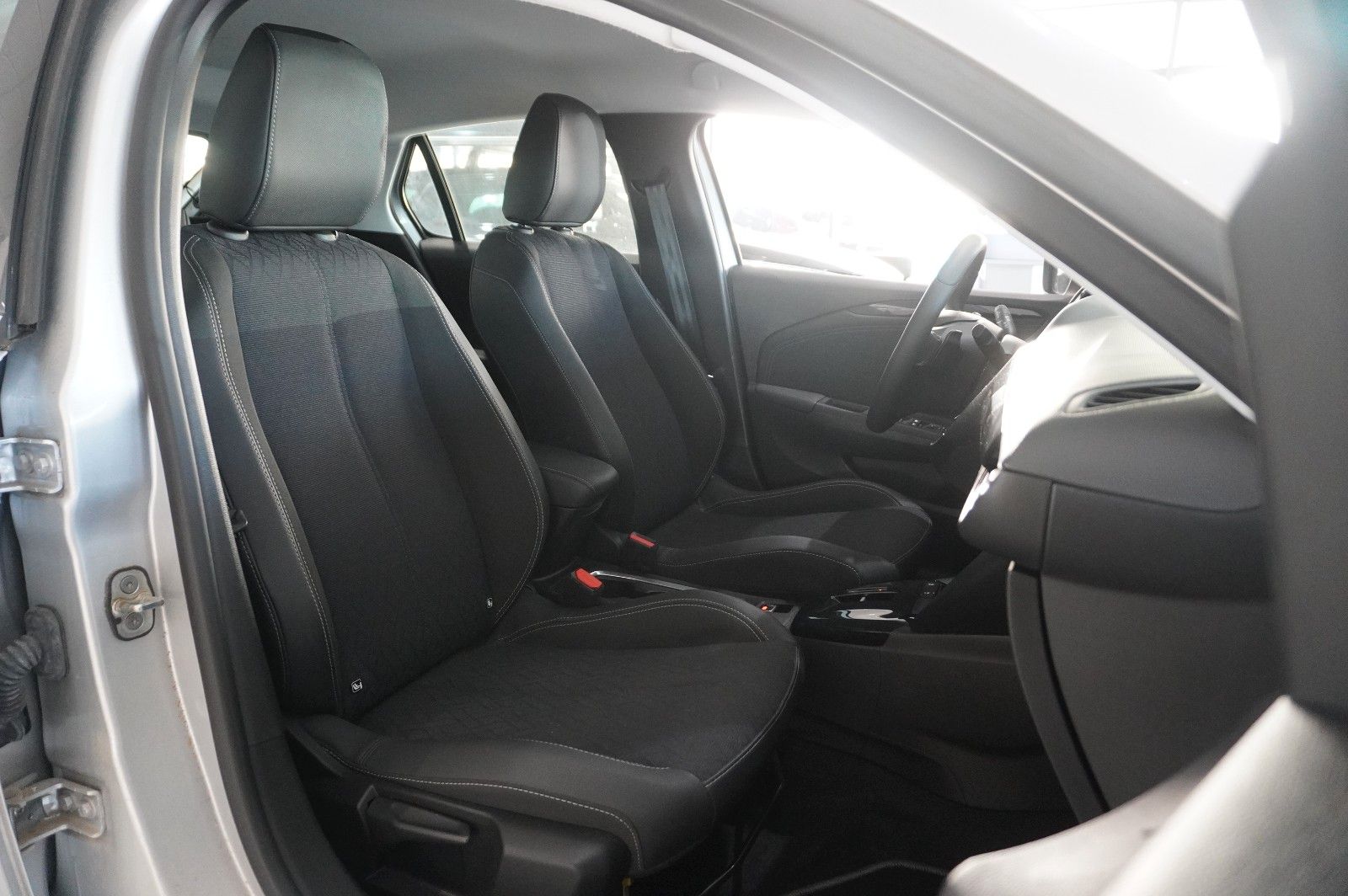 Fahrzeugabbildung Opel Corsa F 1.2T ELEGANCE NAVI/LED/SPORT/VIRTU./DAB+