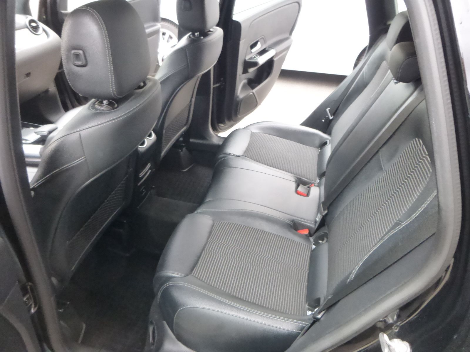 Mercedes-Benz B 200 d Progressive foto 24