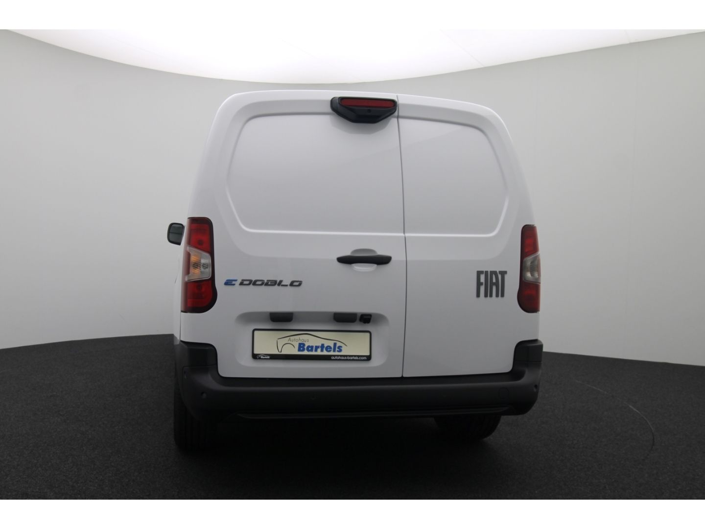 Fahrzeugabbildung Fiat Doblo E- Kastenwagen XL 100 kW digit.Rückspiegel