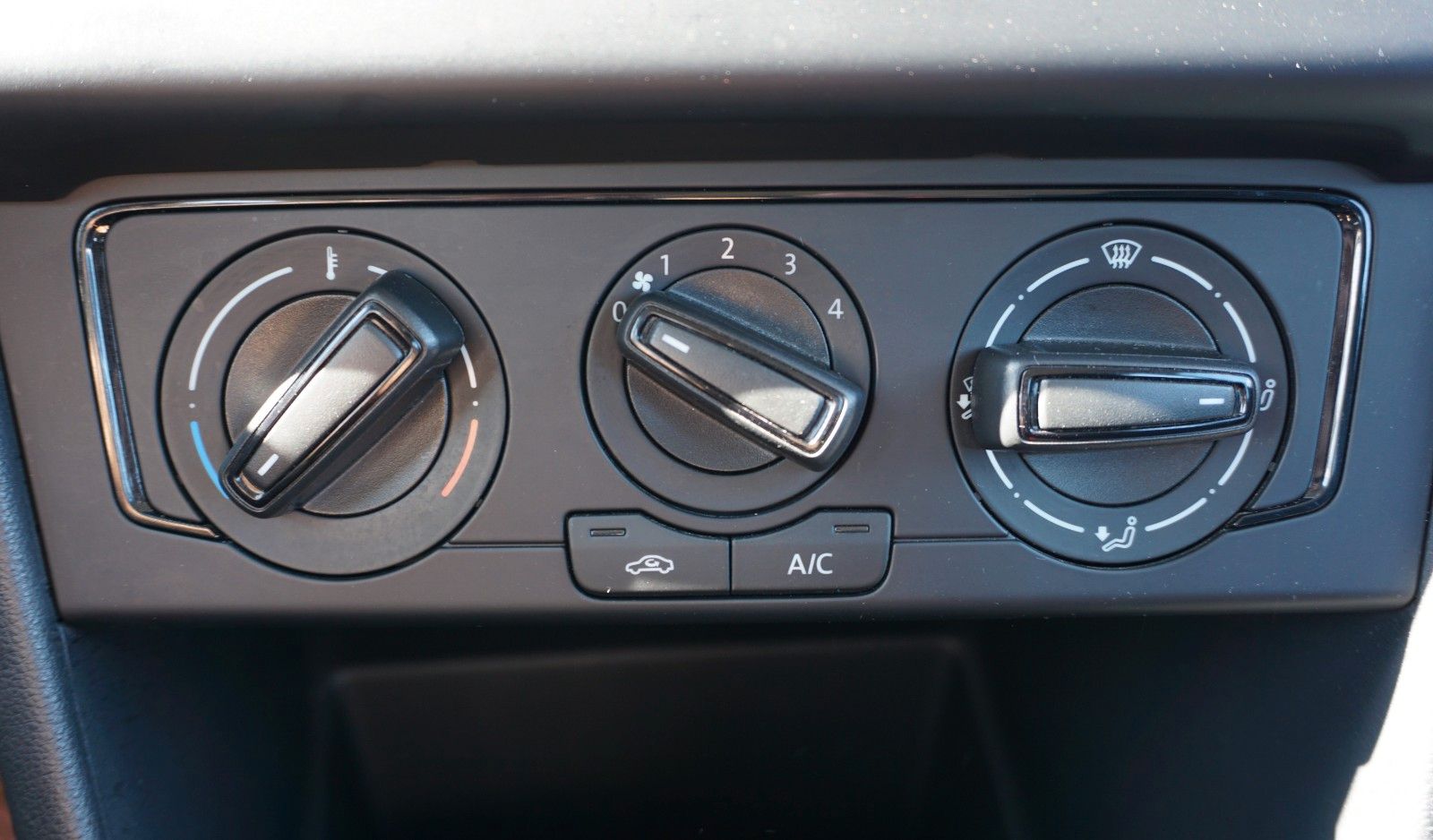 Fahrzeugabbildung Volkswagen Polo V Trendline BMT/Start-Stopp, Scheckheft