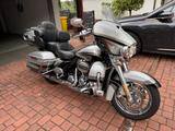 Harley-Davidson CVO Ultra Limited - Harley-Davidson Motorräder in Mannheim