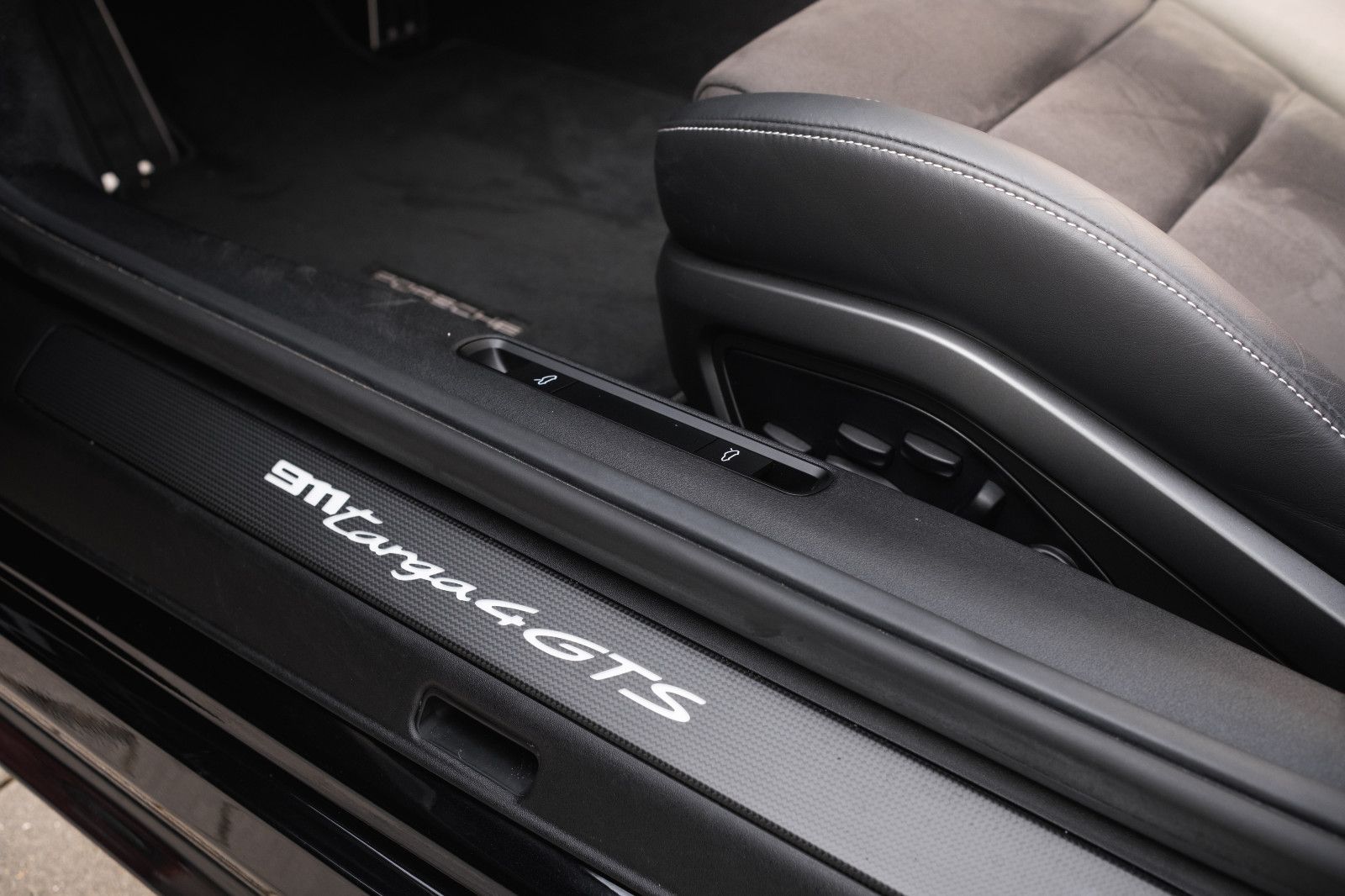 Fahrzeugabbildung Porsche 992/911 Targa 4 GTS-Lift-Inno-Burm.-Nachtsicht