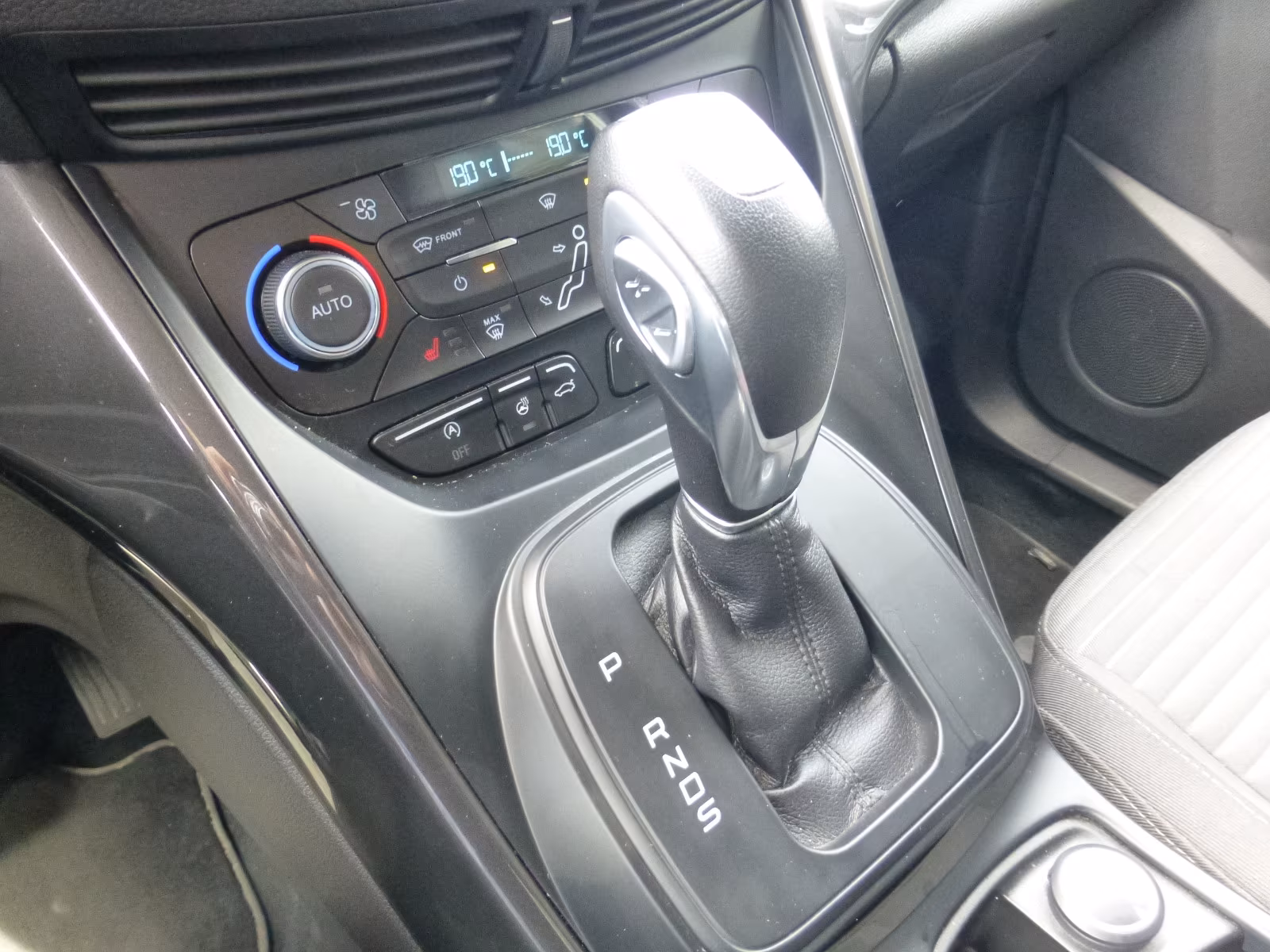 Ford Grand C-Max Automatik Titanium 1,5i 150PS