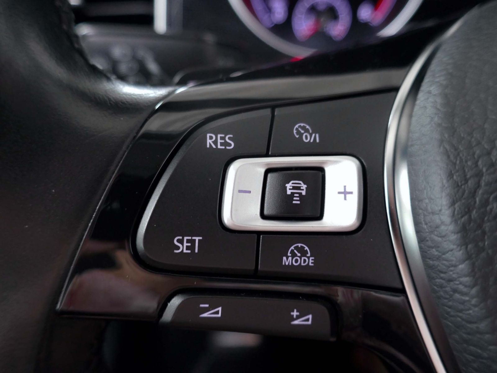 Fahrzeugabbildung Volkswagen Golf  Sportsvan SOUND 2.0 TDI DSG | Xenon RFK AC