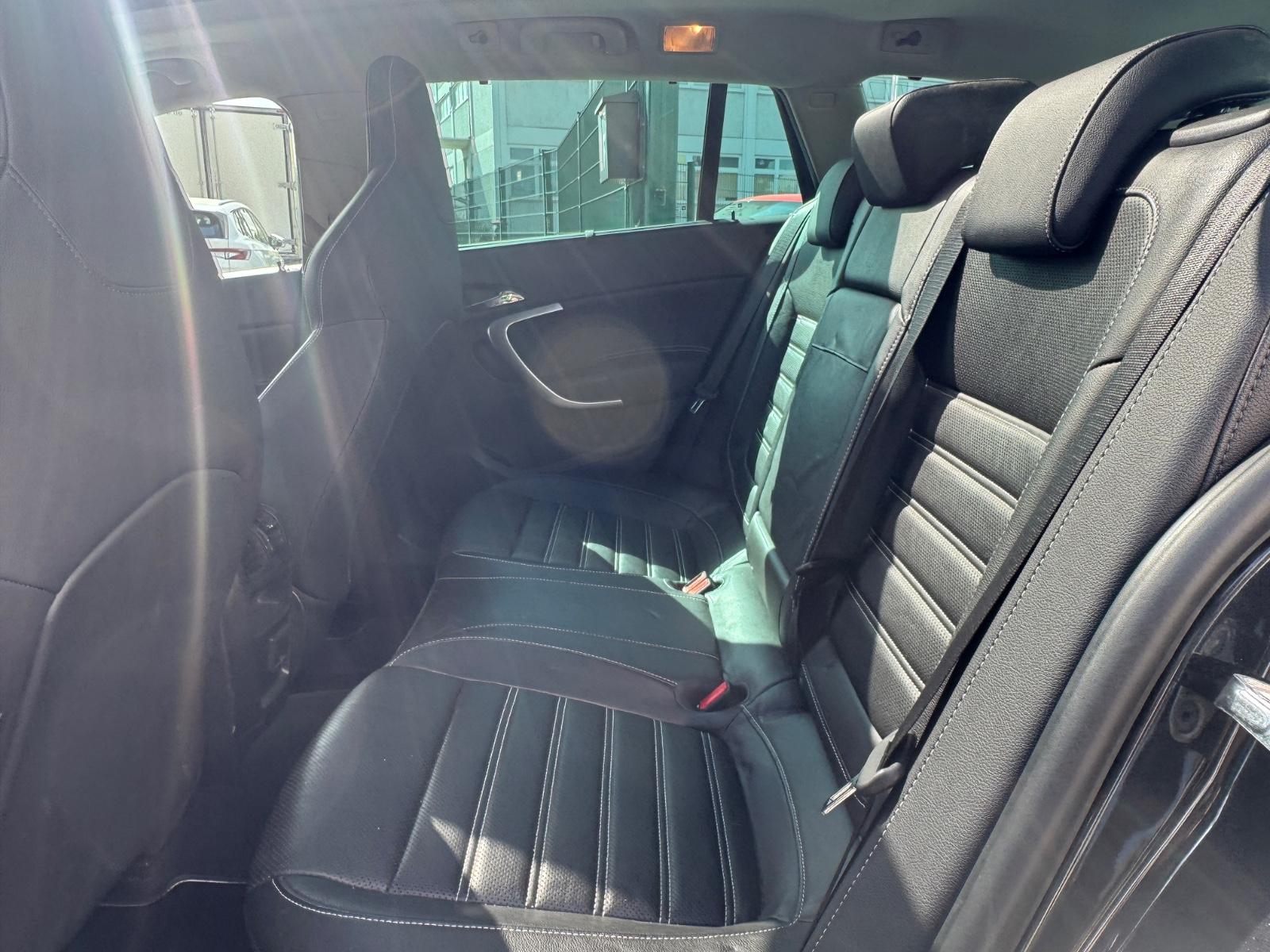 OPEL INSIGNIA A SPORTS TOURER  - OPC - 325 CV - TOIT PANORAMIQUE - CARNET ENTRETIEN