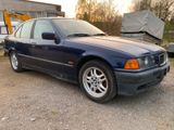 BMW E36 318i Limousine 318i Montrealblau - BMW 318 aus 1995: 318i E36