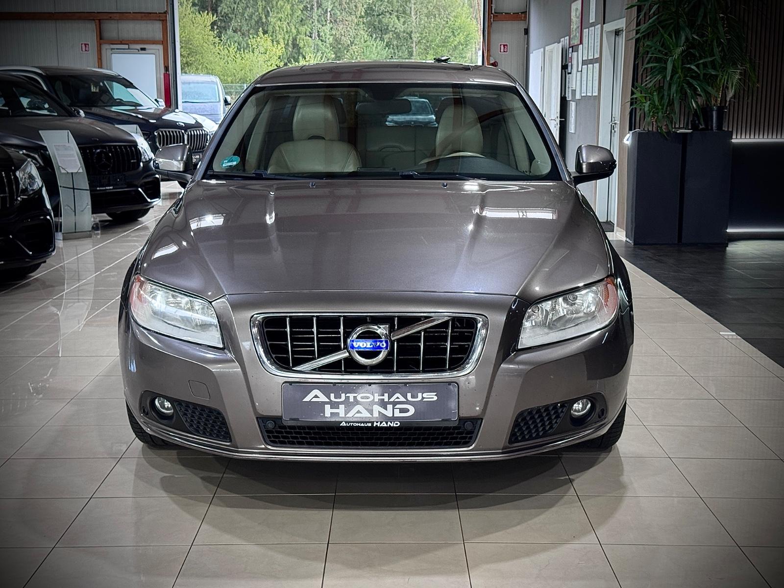 VOLVO V70 - 2.0 l - 203 CV - BVA - CUIR