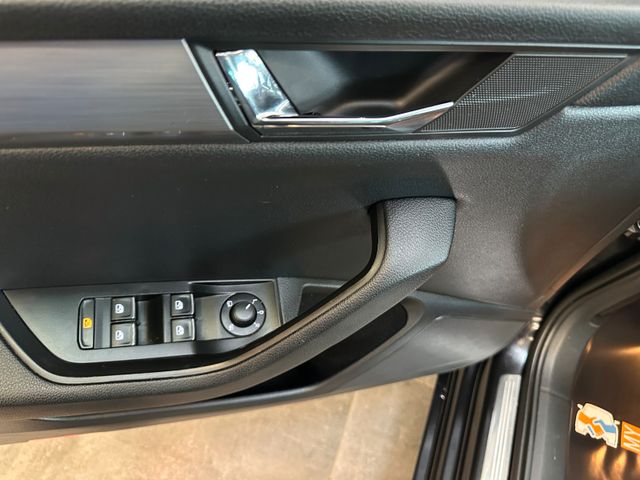 Skoda Superb Combi Style 4x4 *Shz*PDC*AHK*