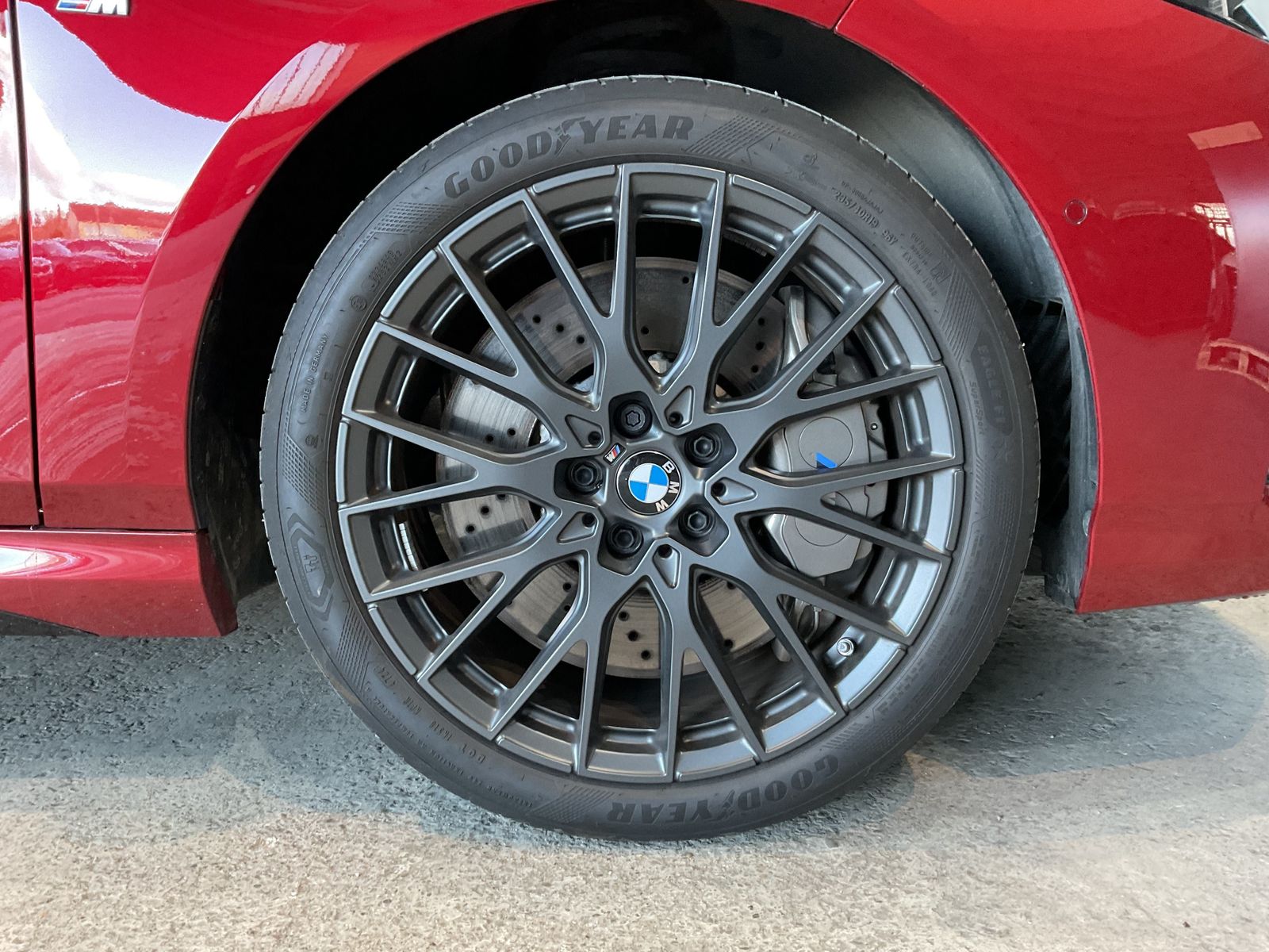 Fahrzeugabbildung BMW M135 xDrive |M Technik Paket II |Harman Kardon |