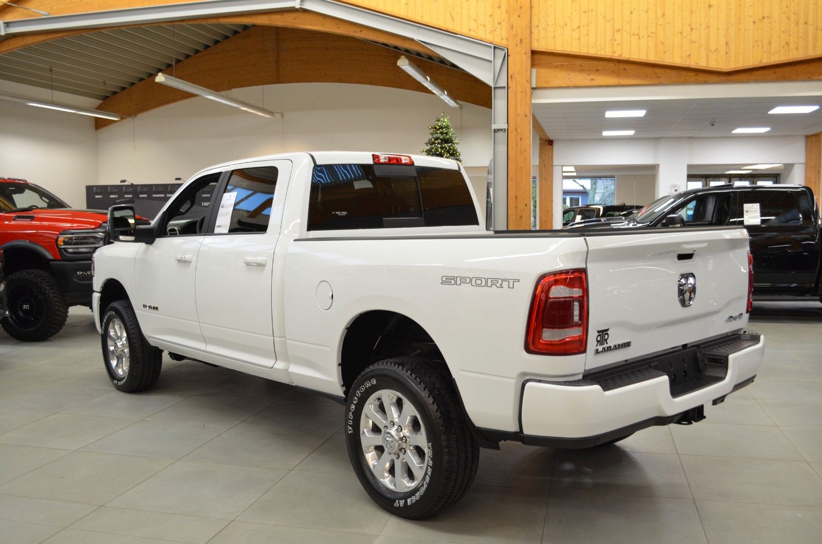 Fahrzeugabbildung Dodge RAM 2500 Laramie Crew Cab 4x4