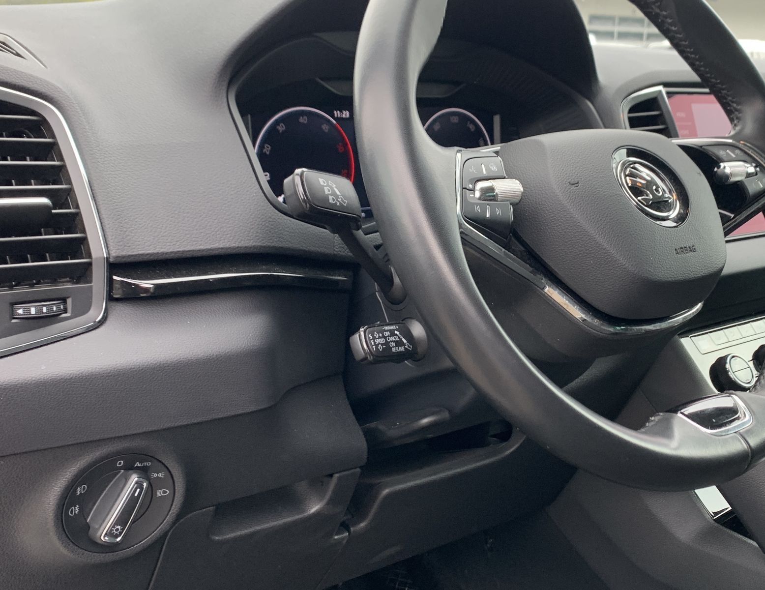 Fahrzeugabbildung SKODA Karoq 2.0 TDI*4x4*Alcantara*AHK*STHZ*CANTON*Cam*