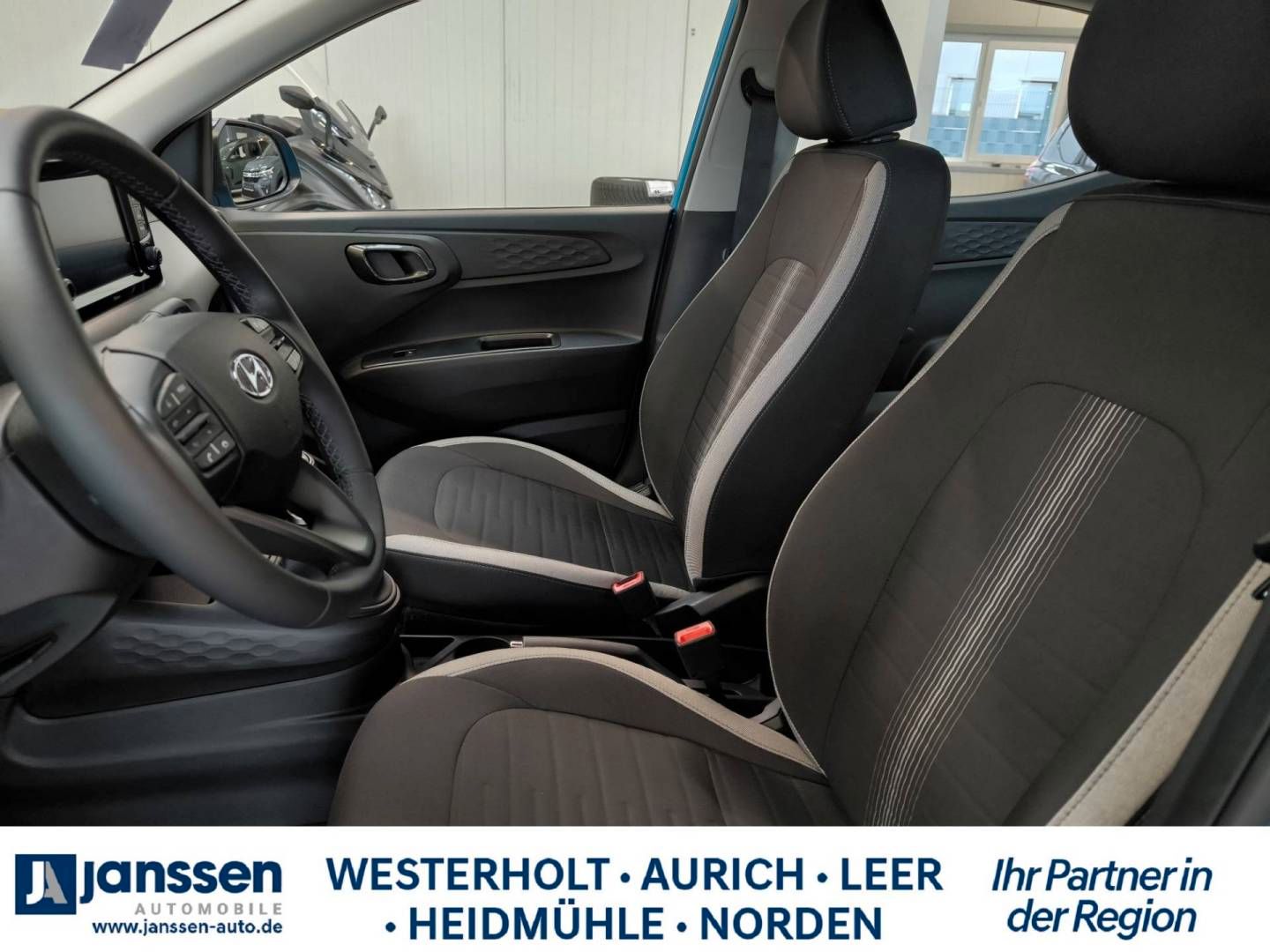 Fahrzeugabbildung Hyundai i10 Trend Navipaket, Dach-Lackierung