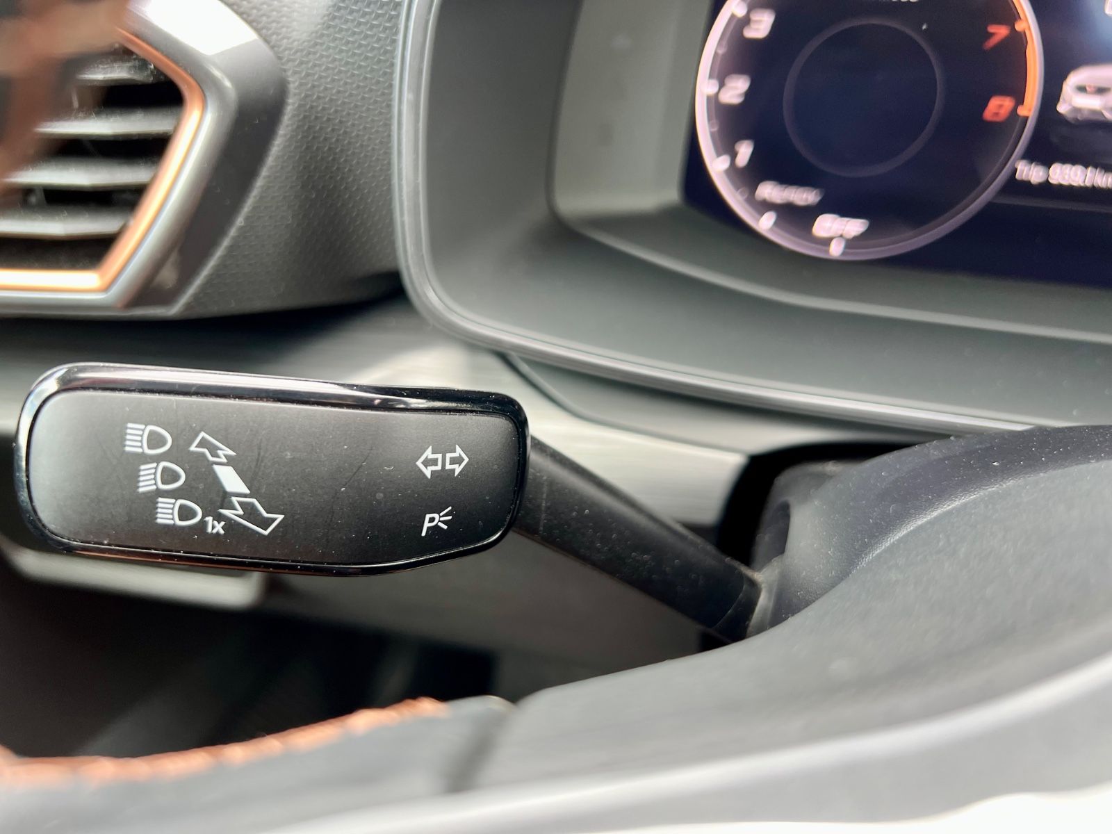 CUPRA Leon AAC LED ISOFIX L+R SENSOR