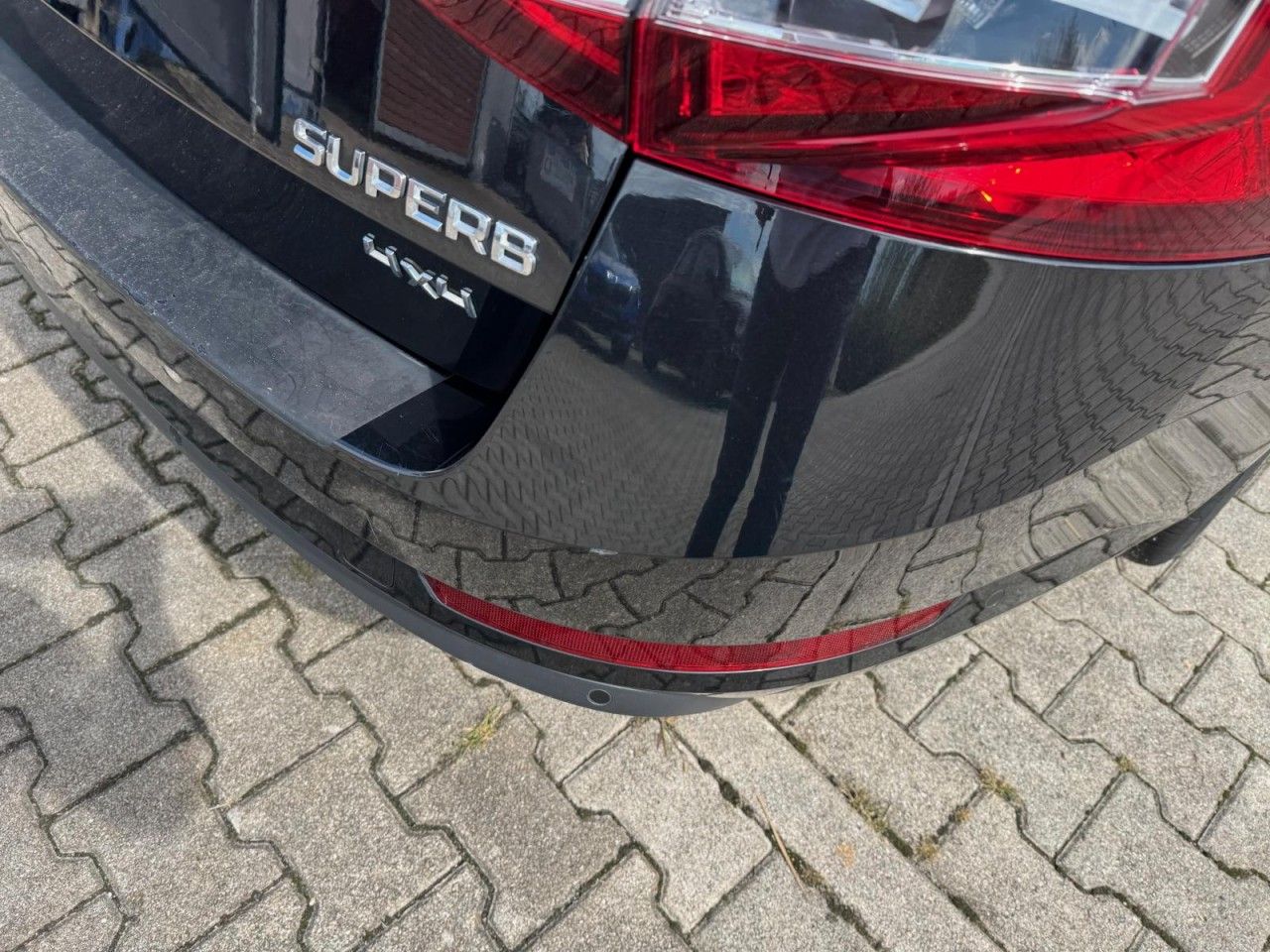 Fahrzeugabbildung SKODA Superb Combi Style 4x4 Panoramadach TDI - Euro6