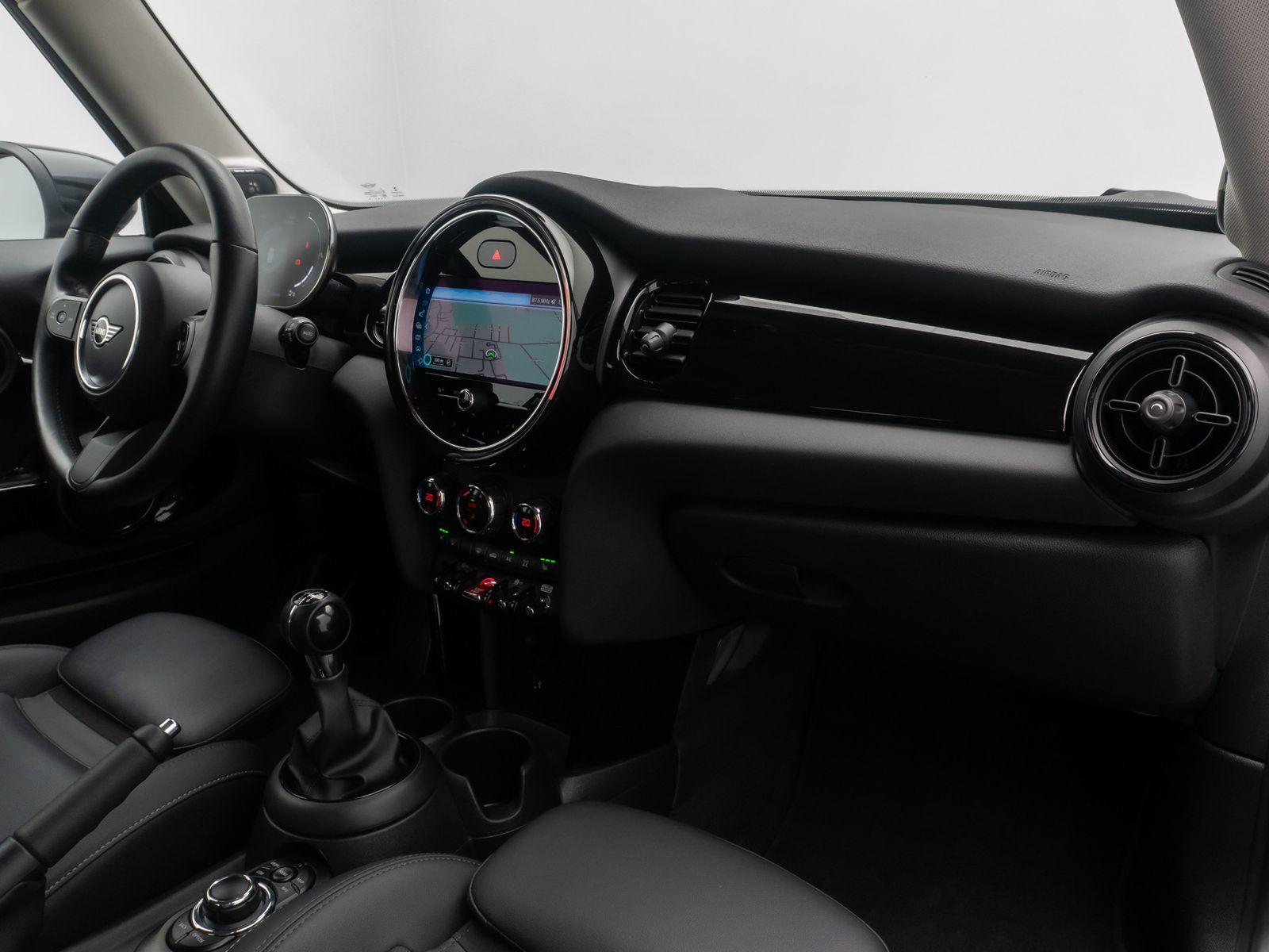 Fahrzeugabbildung MINI ONE Classic Trim LED Navi Leder H/K Komfort DAB