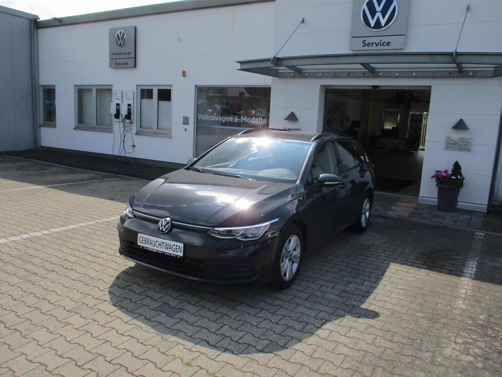 Volkswagen Golf VIII Variant Life eTSI DSG LED ACC APP-Conn