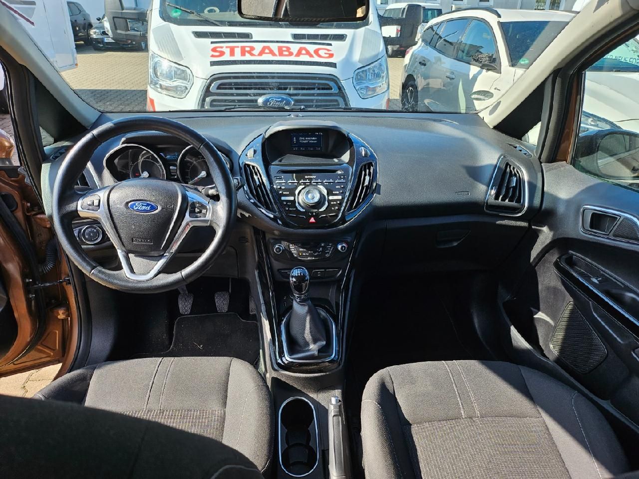 Fahrzeugabbildung Ford B-MAX Titanium klappernder Motor