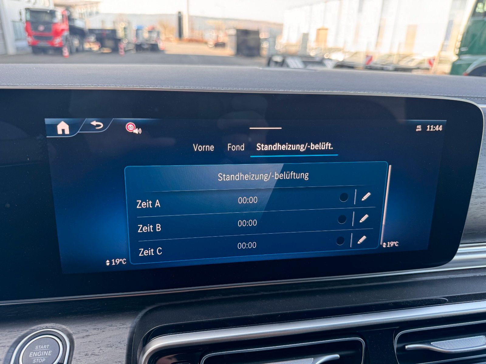 Fahrzeugabbildung Mercedes-Benz V 300 d AVA Stdheiz AHK2,5to DISTRONIC 360Kamera
