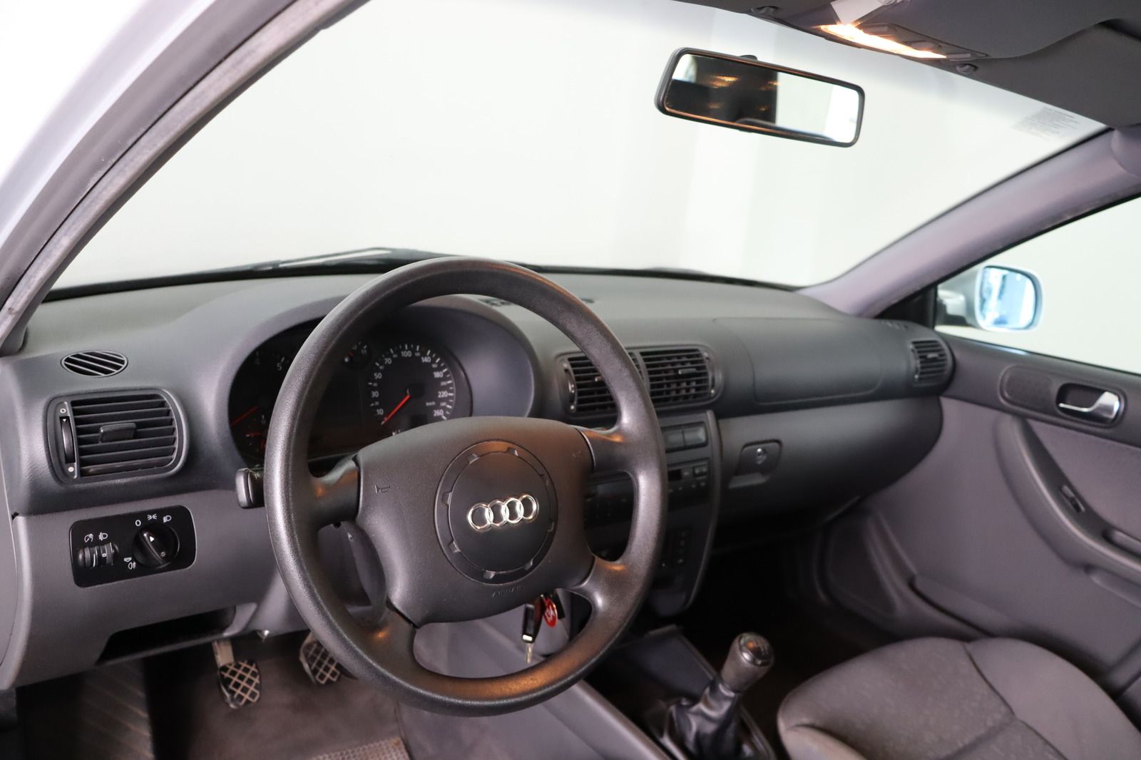 Fahrzeugabbildung Audi A3 1.6 * 1.Hand * HU/AU neu * Klimaaut.