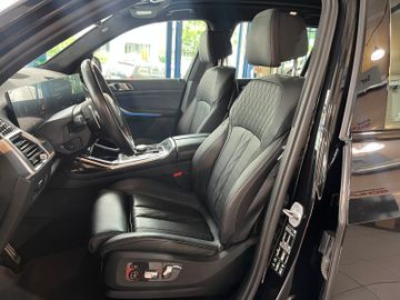 BMW X7 - 7