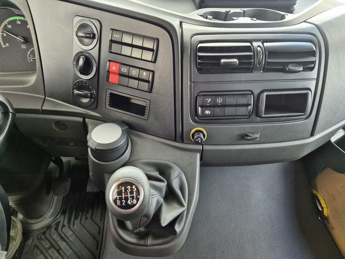 Fahrzeugabbildung Mercedes-Benz Atego 823 KK Kipper+Kran+Funk+Greifersteuerung