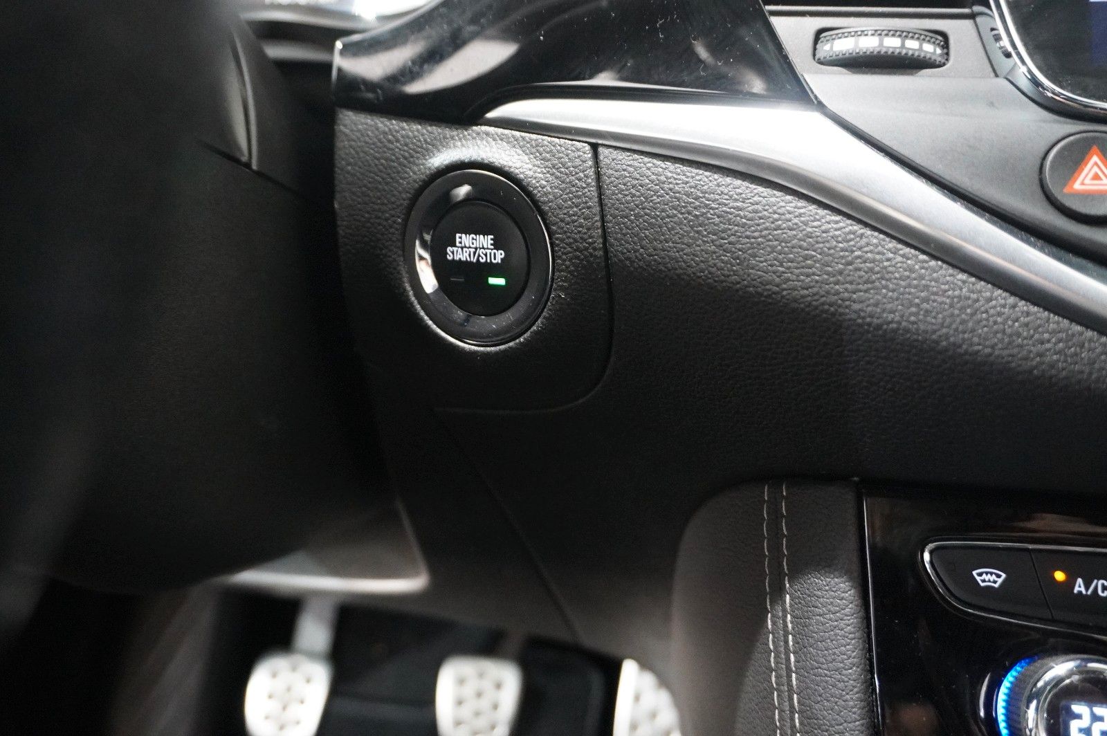 Fahrzeugabbildung Opel Astra K ST 1.5D ULTIMATE NAVI/SH/KAMERA/BOSE/AHK