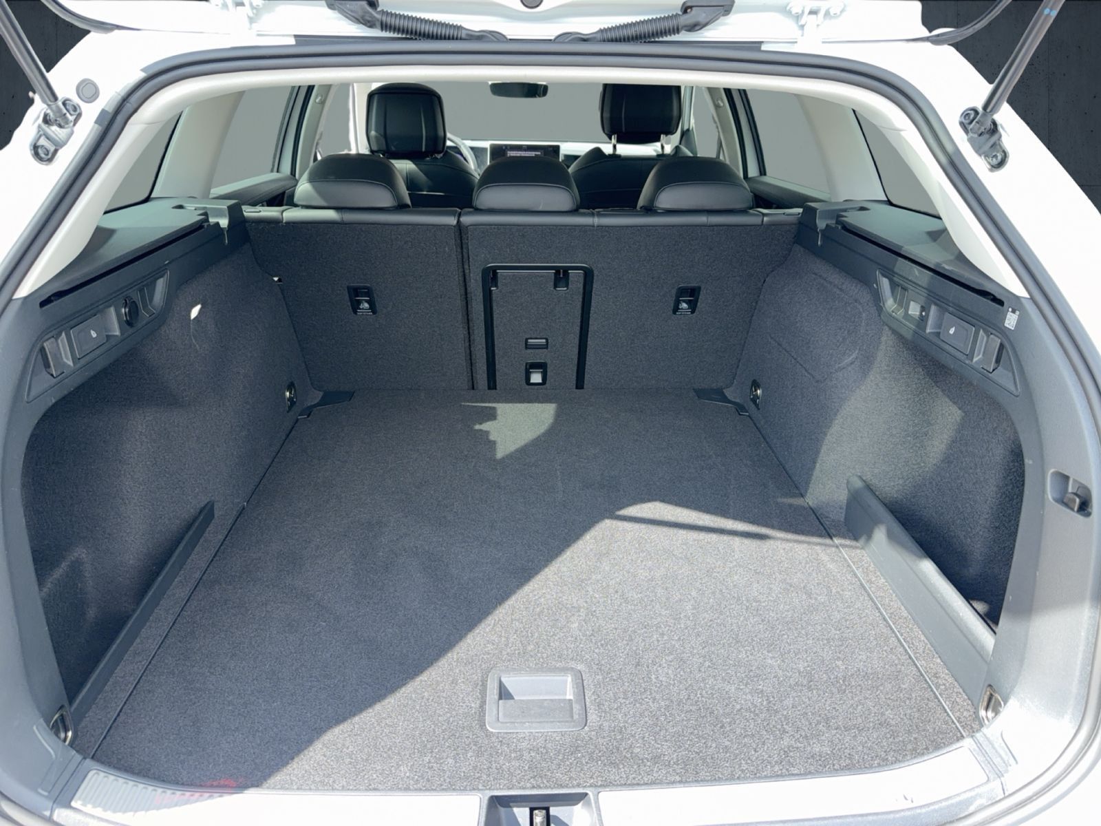 Volkswagen Passat - Bild 13