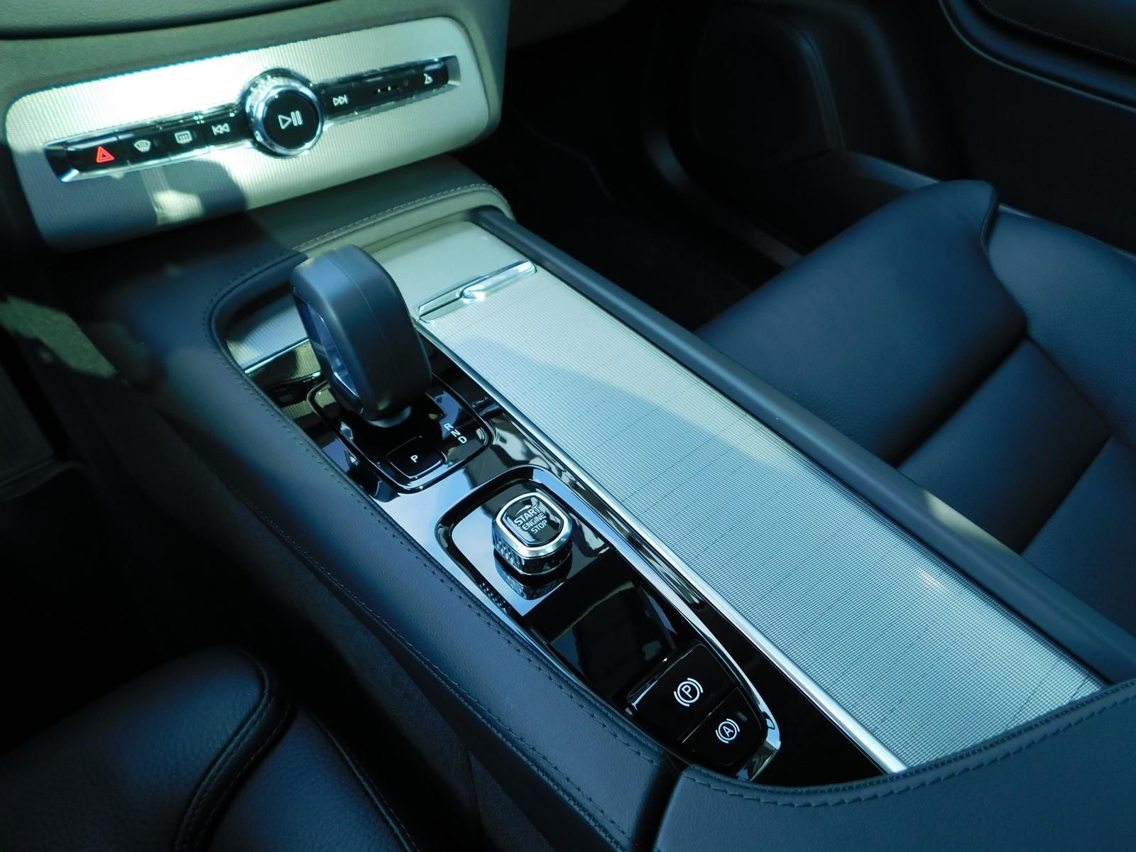 Fahrzeugabbildung Volvo XC90 T8 AWD Ultra Bright