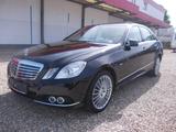 Mercedes-Benz E 200  CGI BlueEfficiency, Automatik, Glasdach - Mercedes-Benz E 200 in Frankfurt (Main)