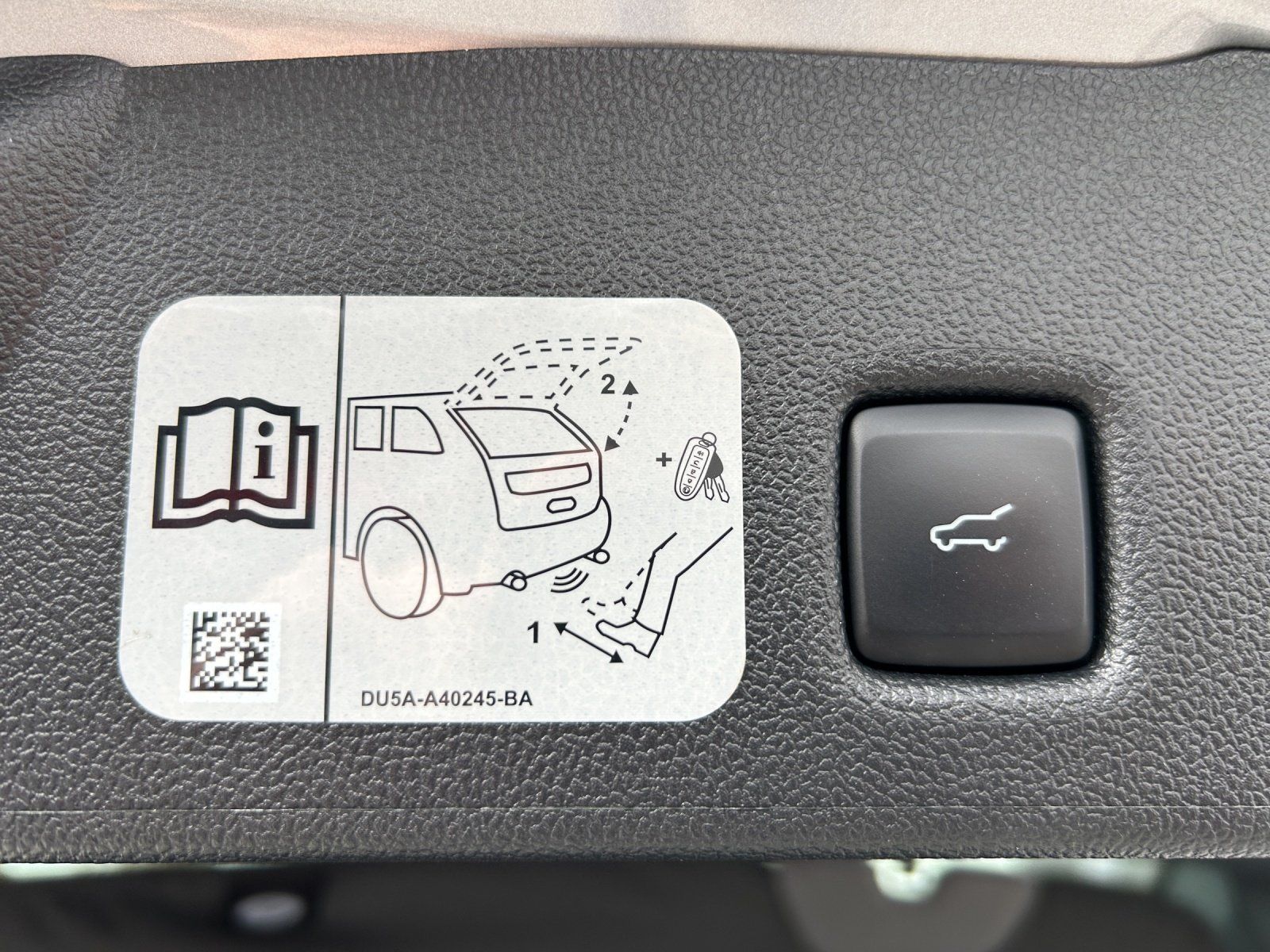 Fahrzeugabbildung Ford Kuga 2.5 PHEV ST-Line X Aut./LED/ACC/KAMERA/PANO