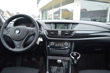 BMW X1 20 d xDrive Sport Line AHKNaviSHPDCAlu 18