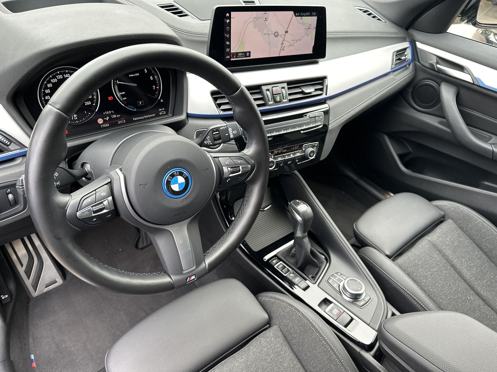 Fahrzeugabbildung BMW X1 xDrive25e M-Sport NAV+LED+HIFI+KAM+KEYLESS-GO