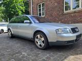 Audi  A6 V8 1.Hand - Audi A6 aus 2002 mit Benzin-Antrieb: Kombi