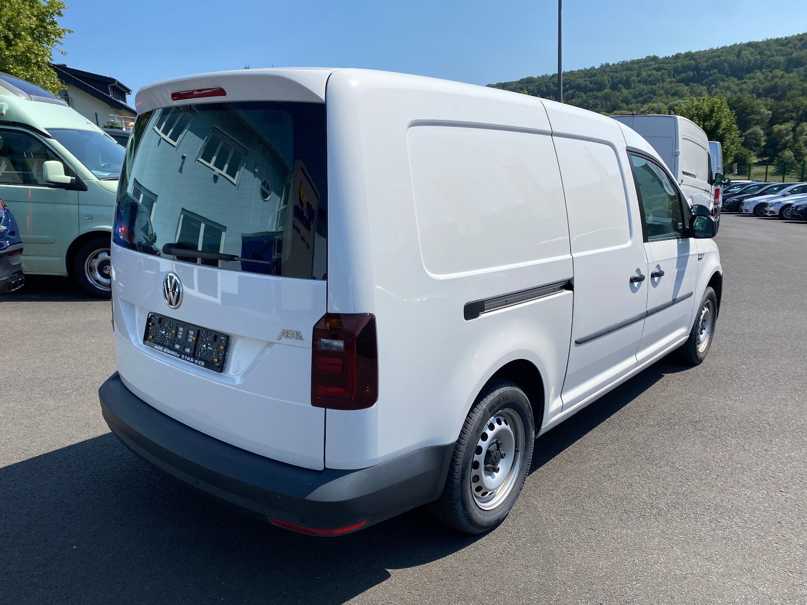 Fahrzeugabbildung Volkswagen Caddy Maxi ABTe Kasten Klima SHZ PDC Bi-Xenon