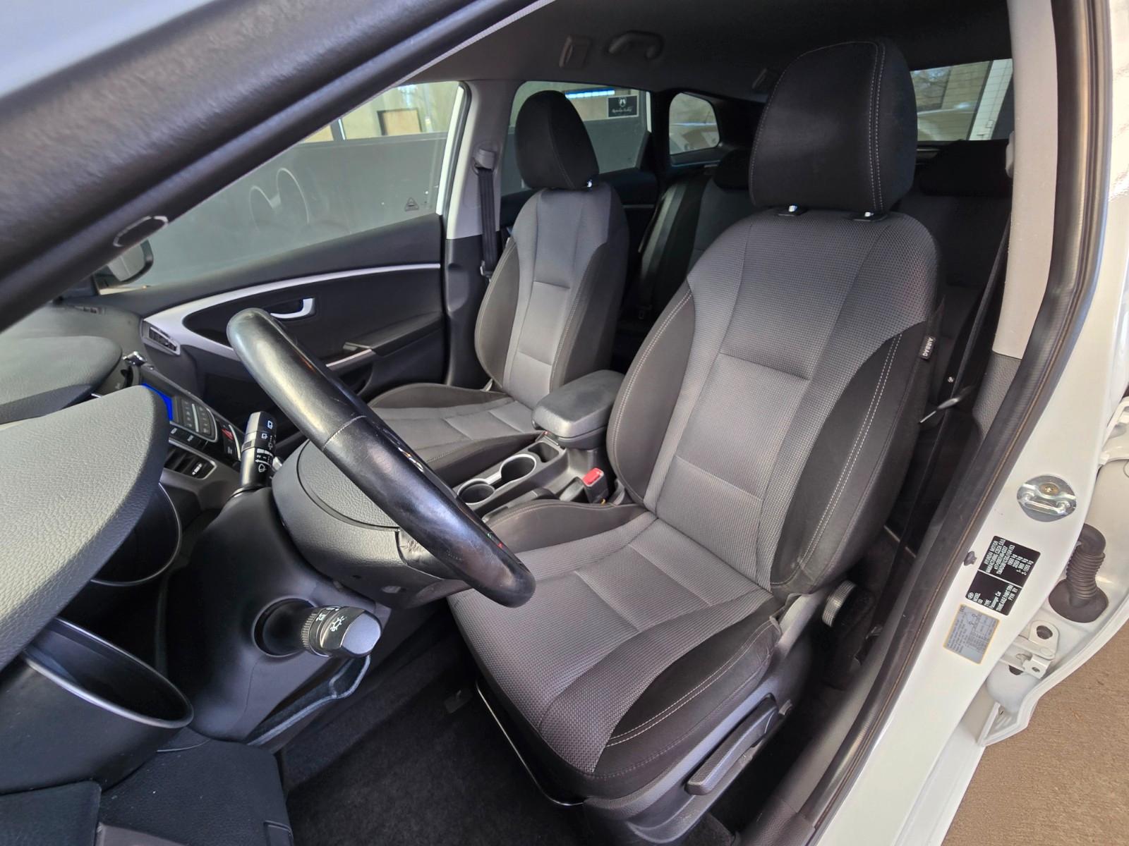 Hyundai i30 Kombi 1.6 GDi blue Passion Automatik Park/LM