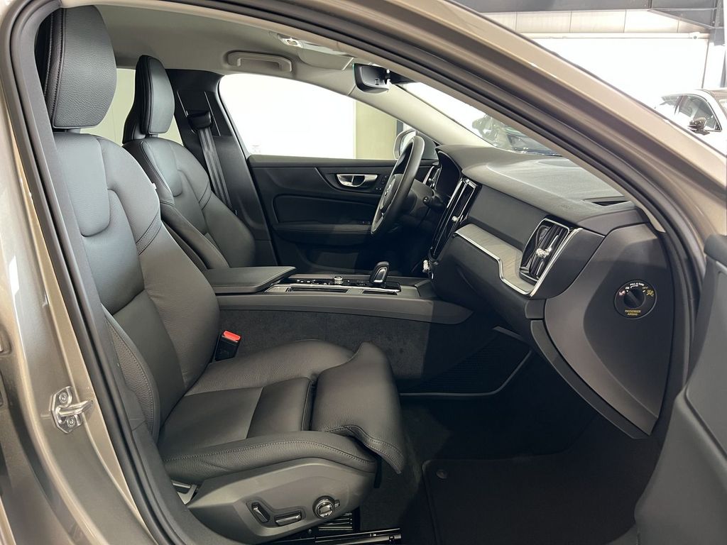Volvo V60 Cross Country V60 CC B5 Pro AWD ACC BLIS Kamera Leder WinterPk