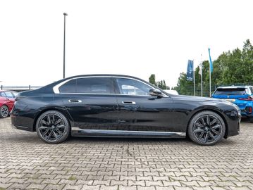 BMW 750 - 11