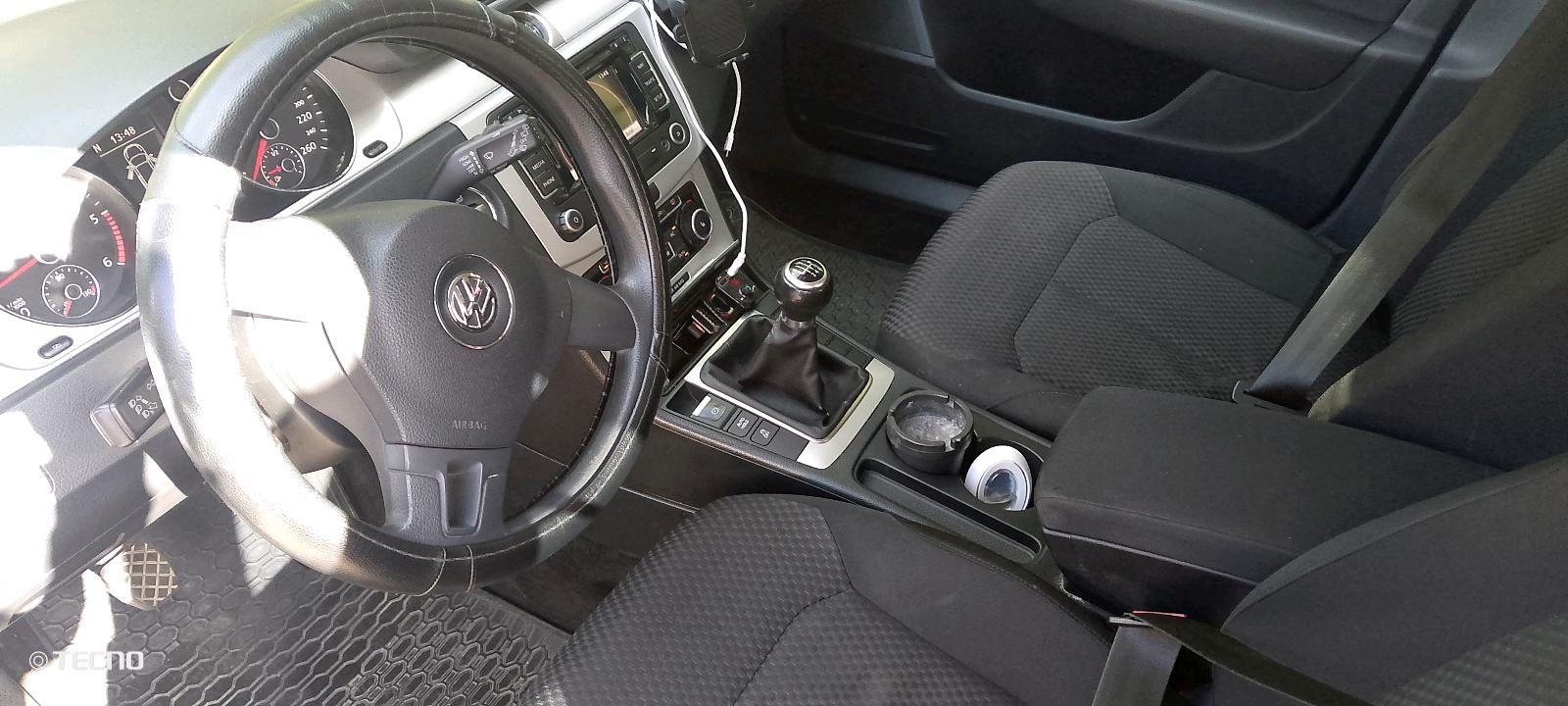Volkswagen Passat 2011 — photo 12