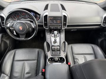 Porsche Cayenne - 5