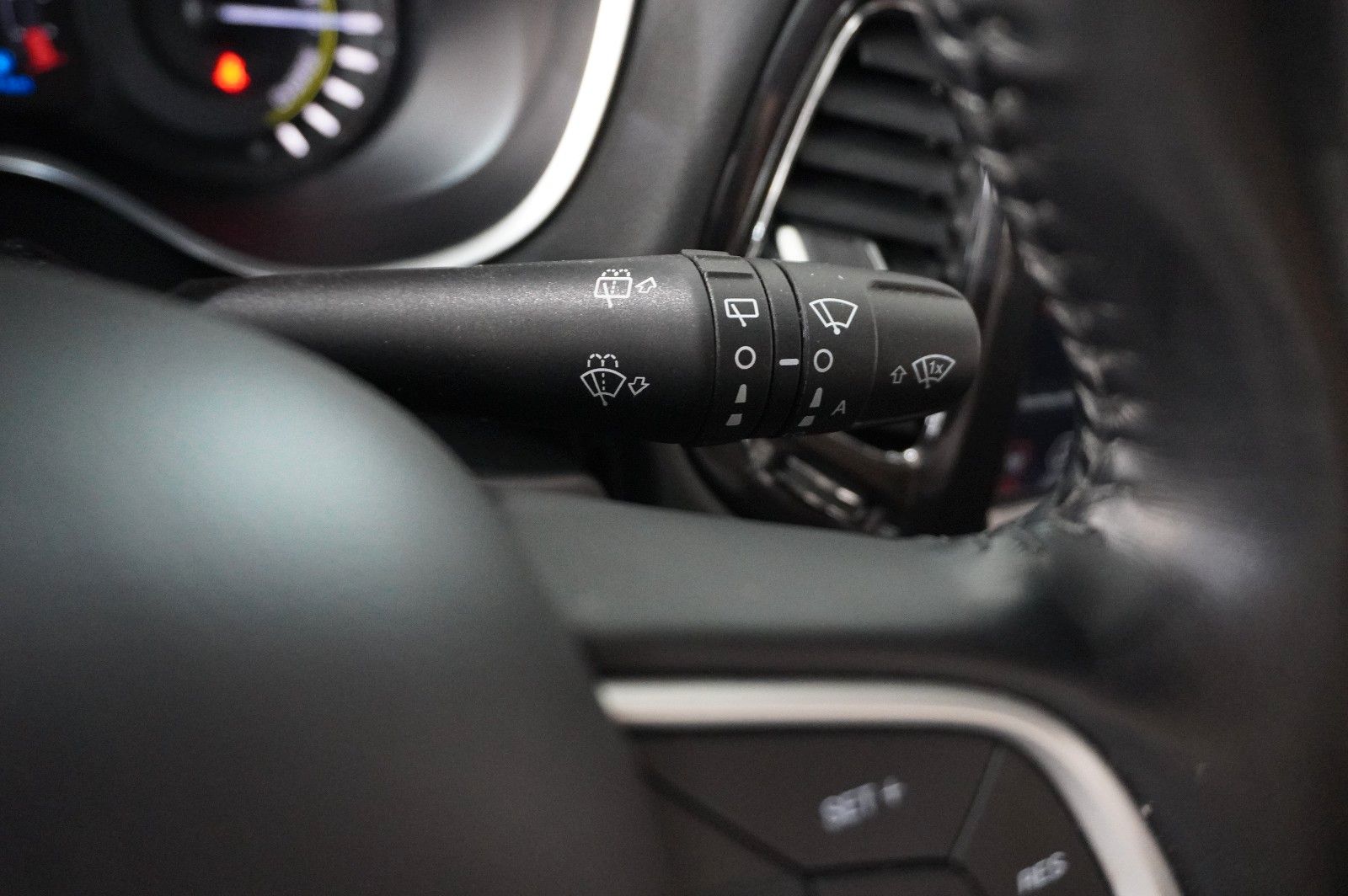 Fahrzeugabbildung Jeep Compass S 1.3T-GDI PHEV AWD SPORT NAVI/SH/KAMERA