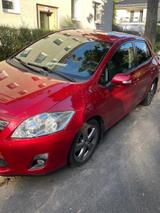 Toyota Auris Hybrid \ SEHR GEPFLEGT/RÜCKPARKKAMERA - Toyota Auris Gebrauchtwagen in Berlin