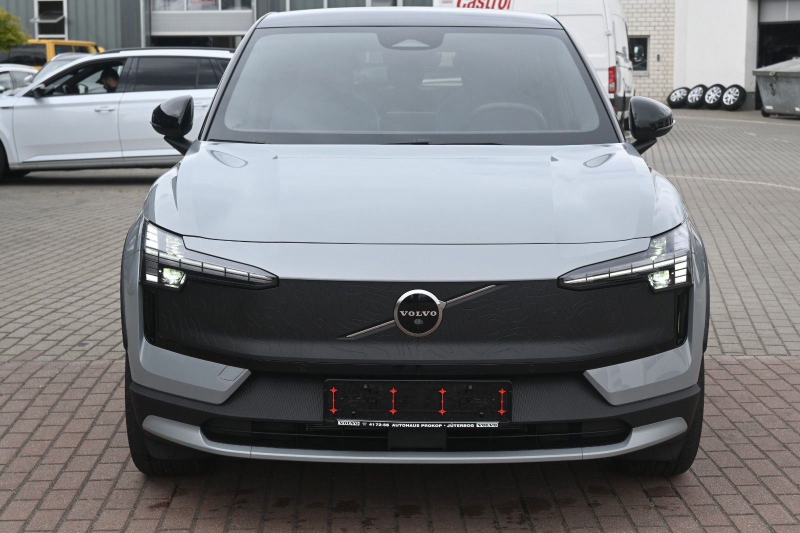 Fahrzeugabbildung Volvo EX30 Cross Country Ultra Twin Motor Performance