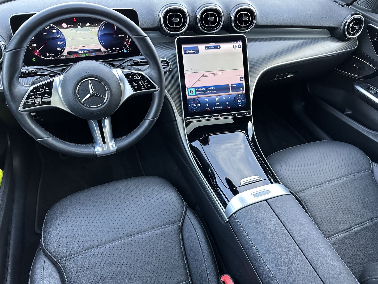 Fahrzeugabbildung Mercedes-Benz C 300e T Avantgarde NAV+LED+PANO+360°+V-COCKPIT