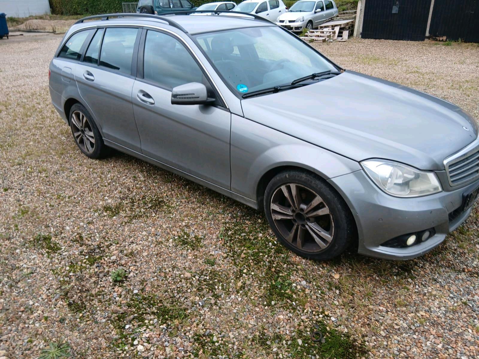 Mercedes-Benz C200 2013 — photo 8